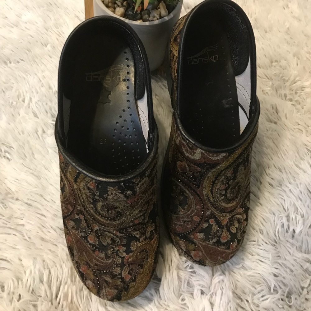 Dansko Vegan Paisley Tapestry Velvet Clogs Sz EU 38 US 7.5